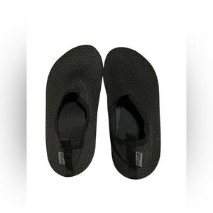 Black VIFUUR Water Shoes
